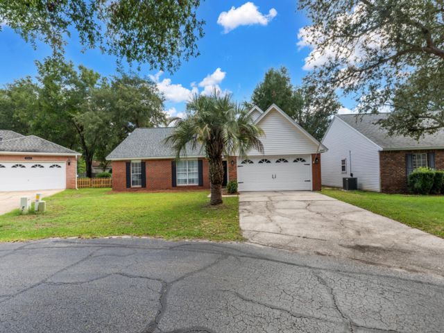  4 BR,  3.00 BTH &nbsp;2 story style home in Niceville