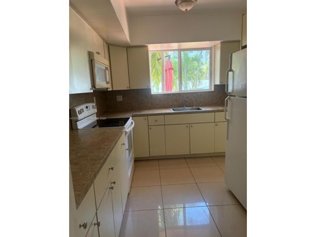 [PHOTO]