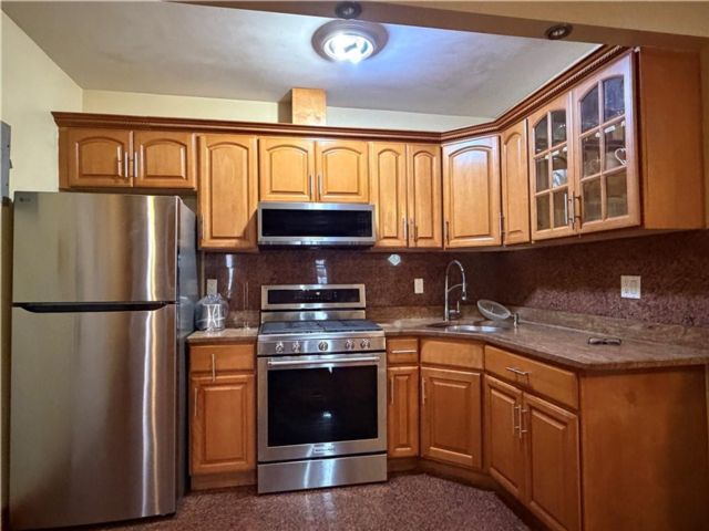  1 BR,  1.00 BTH &nbsp;Multi-family style home in East Flatbush