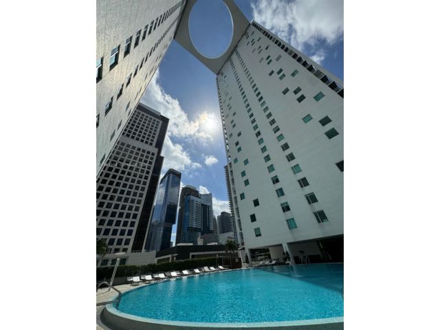 [PHOTO]