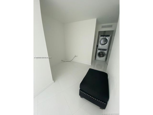 [PHOTO]