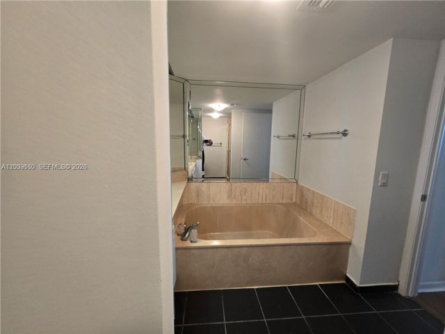 [PHOTO]