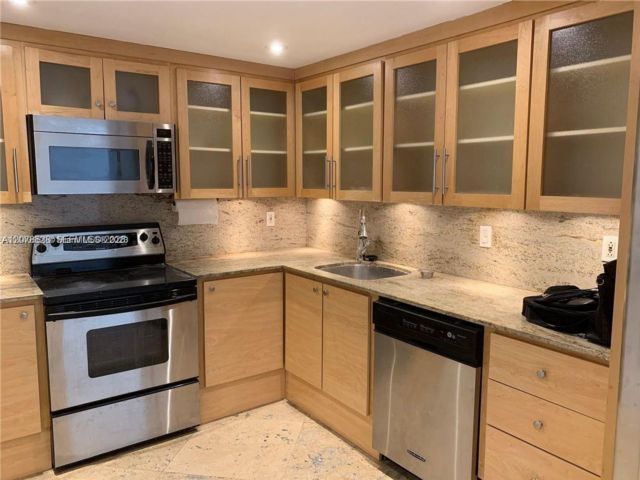  2 BR,  2.00 BTH &nbsp; style home in El Portal