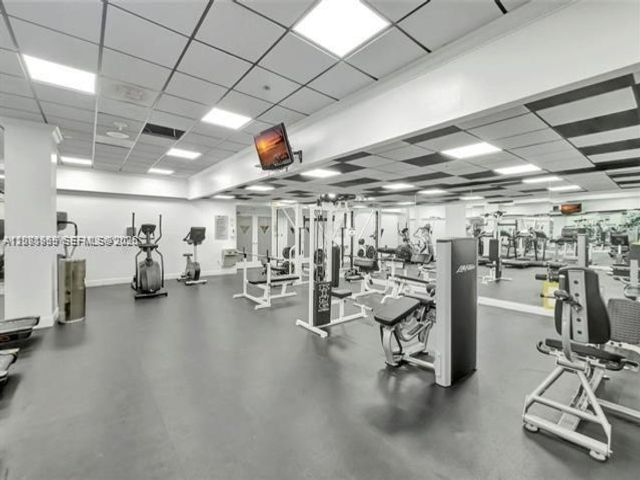 [PHOTO]