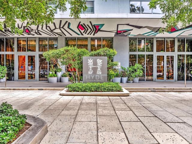  2 BR,  2.00 BTH &nbsp; style home in Miami
