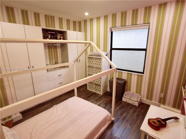 [PHOTO]