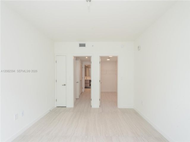 [PHOTO]