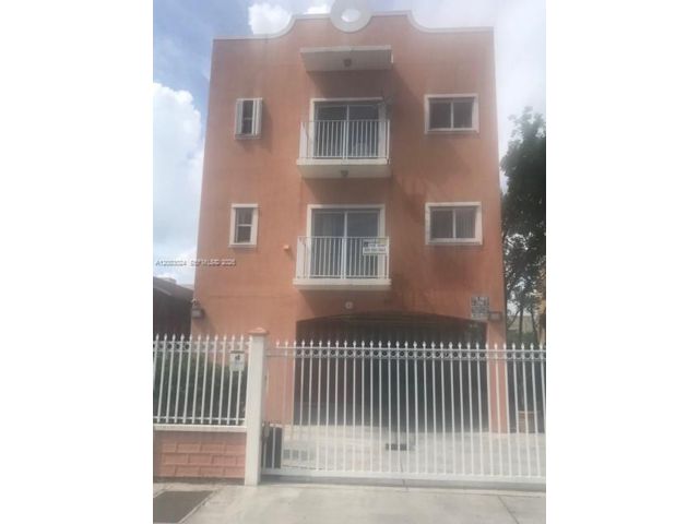  2 BR,  1.50 BTH &nbsp; style home in Miami