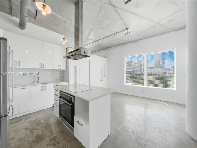  2 BR,  2.00 BTH &nbsp; style home in Miami