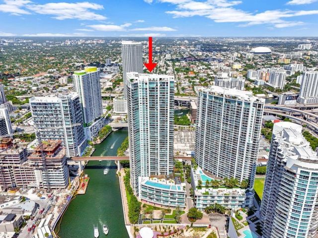  2 BR,  2.00 BTH &nbsp; style home in Miami