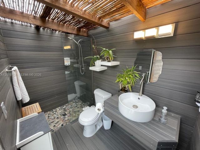 [PHOTO]