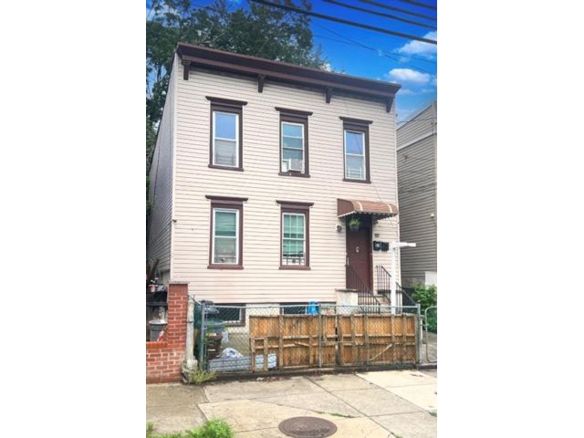 Studio,  0.00 BTH &nbsp;Multi-family style home in Stapleton