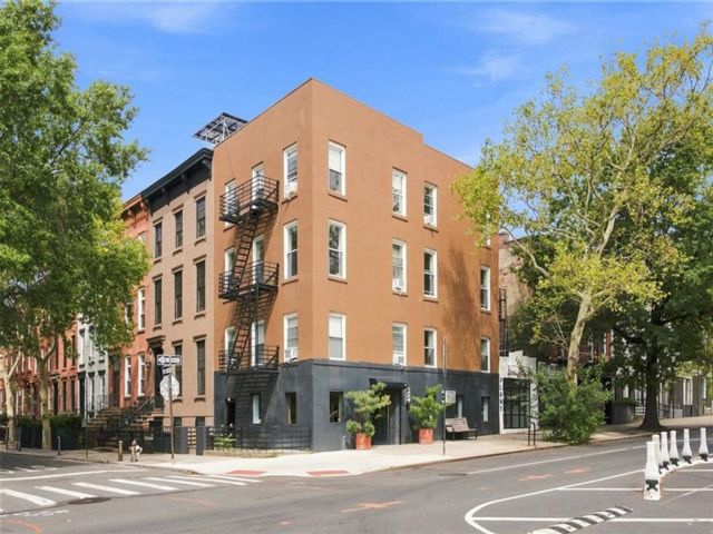 Studio,  0.00 BTH &nbsp;Mixed use style home in Carroll Gardens