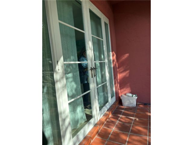 [PHOTO]
