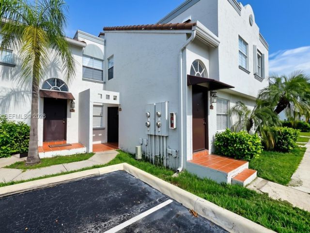  2 BR,  2.00 BTH &nbsp;Apartment style home in Medley