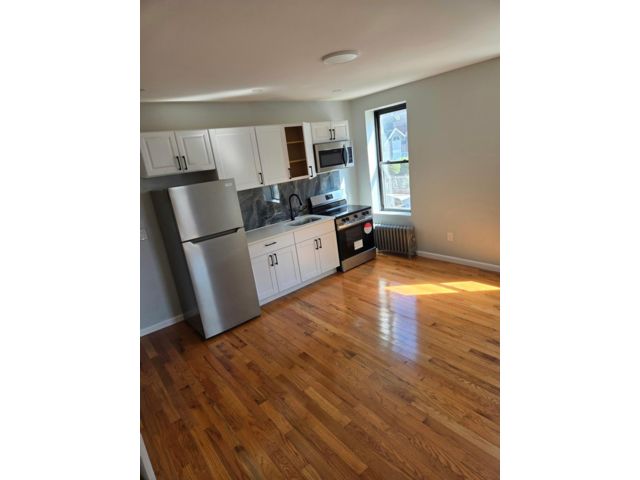  1 BR,  1.00 BTH &nbsp;Apartment style home in Brooklyn