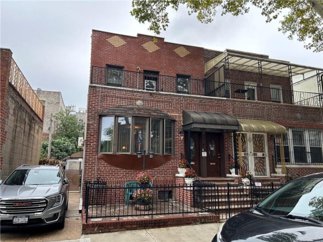 Studio,  3.00 BTH &nbsp;Multi-family style home in Bensonhurst