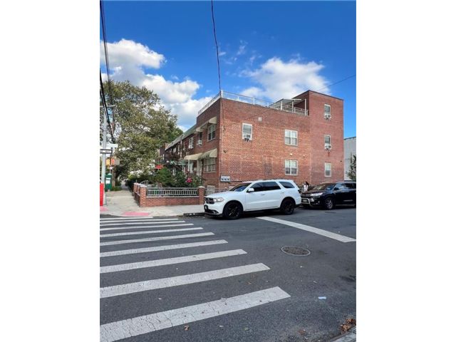 [PHOTO]