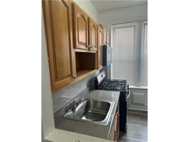 2 BR,  1.00 BTH &nbsp;Multi-family style home in Brownsville