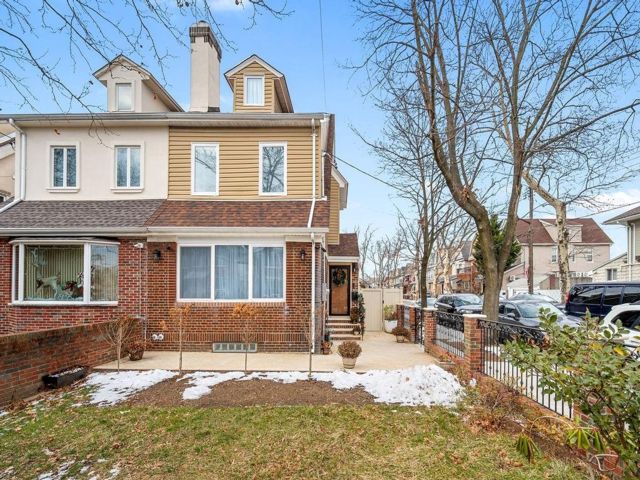  4 BR,  4.00 BTH &nbsp;Single family style home in Bensonhurst