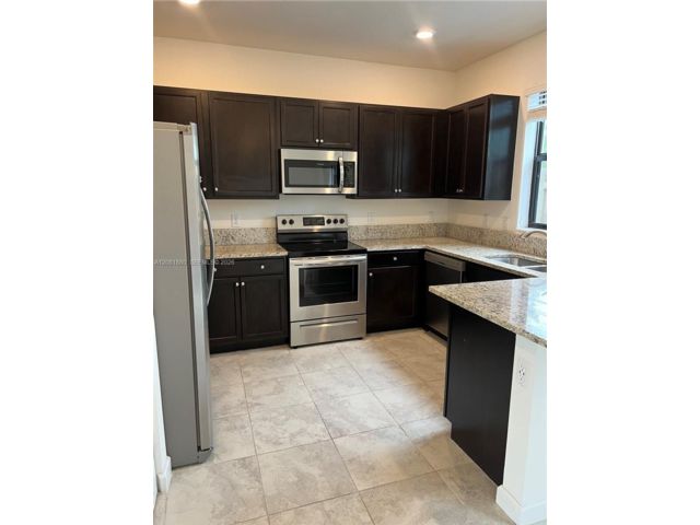  3 BR,  3.00 BTH &nbsp; style home in Miami