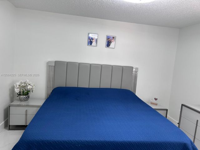 [PHOTO]