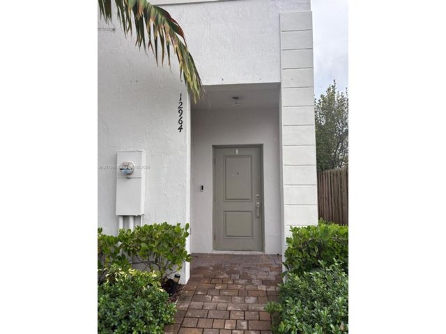  3 BR,  2.50 BTH &nbsp;Townhouse style home in Miami