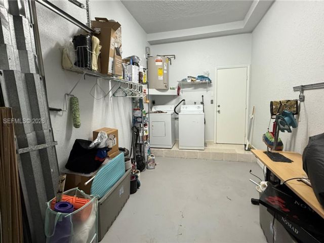[PHOTO]