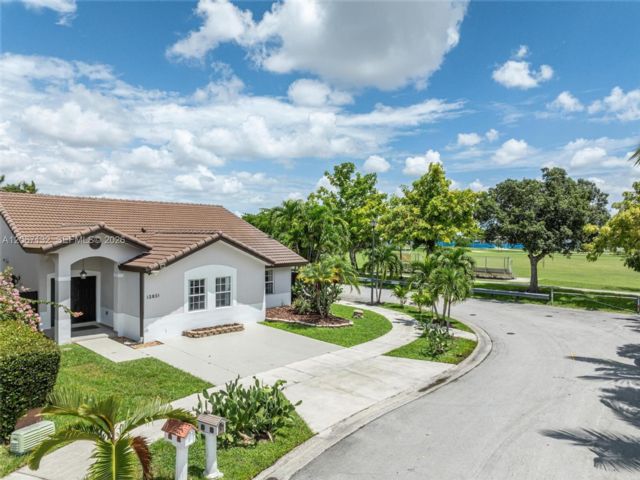 [Miami Real Estate, listing number 3348938]