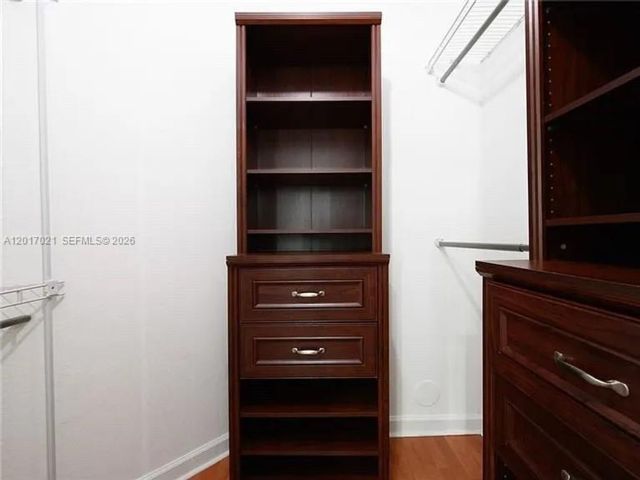 [PHOTO]