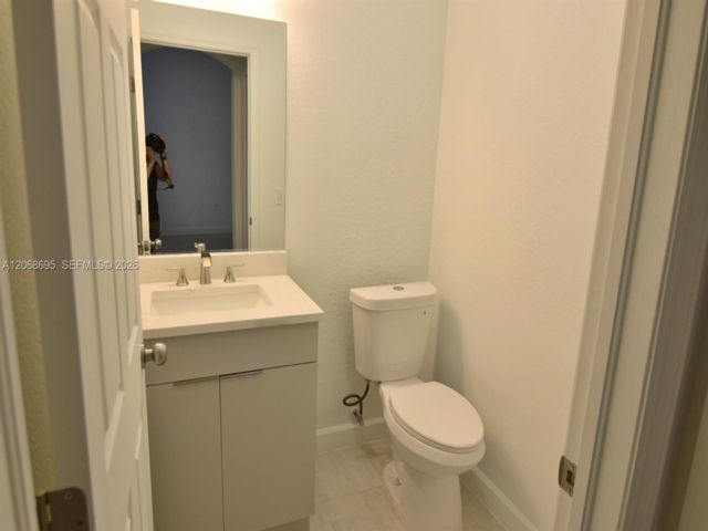 [PHOTO]