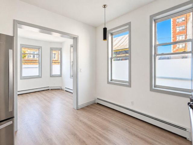 [Rockaway Beach Real Estate, listing number 3348948]