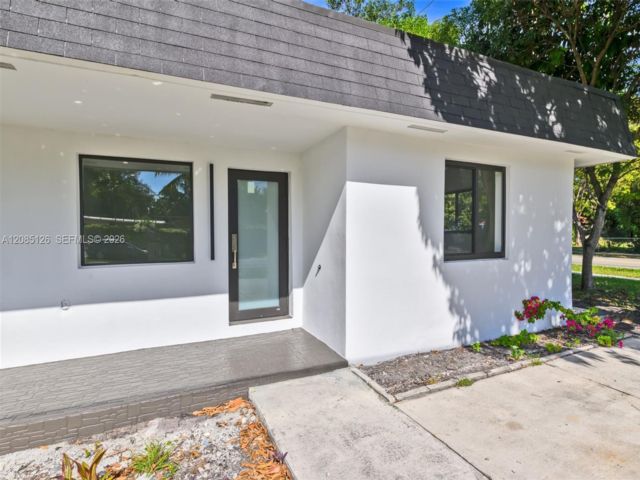  3 BR,  2.00 BTH &nbsp; style home in Biscayne Park