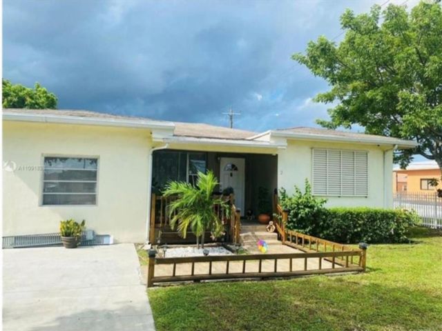 [Hollywood Real Estate, listing number 3348982]