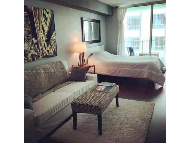  1 BR,  1.00 BTH &nbsp; style home in Miami