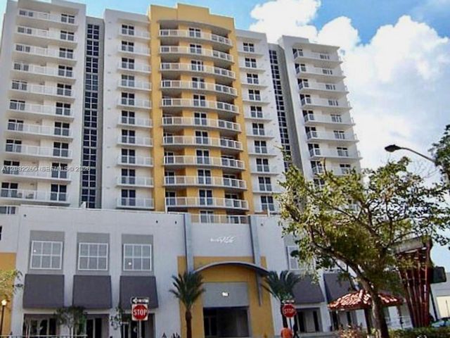  2 BR,  2.00 BTH &nbsp; style home in Miami