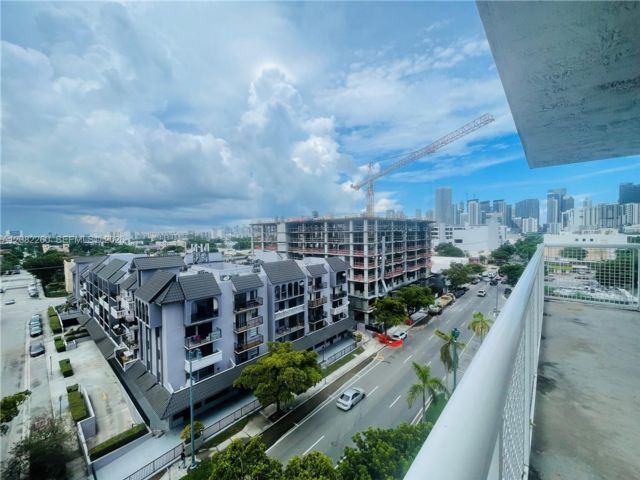 [PHOTO]