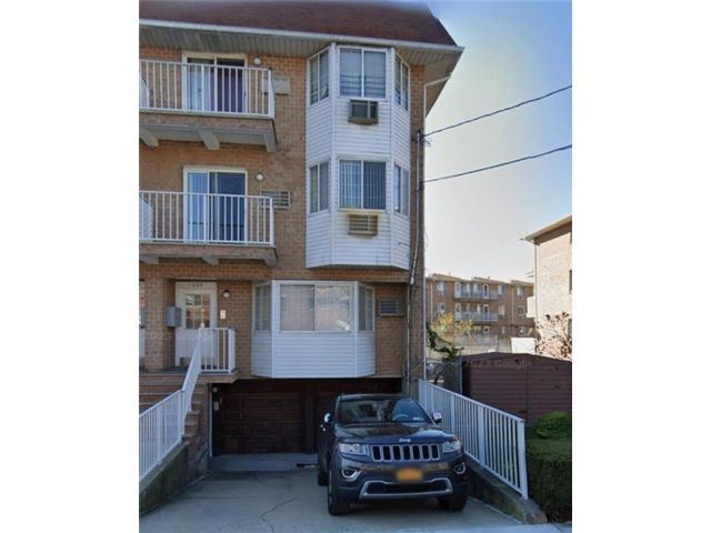  1 BR,  1.00 BTH &nbsp;Condominium style home in Canarsie