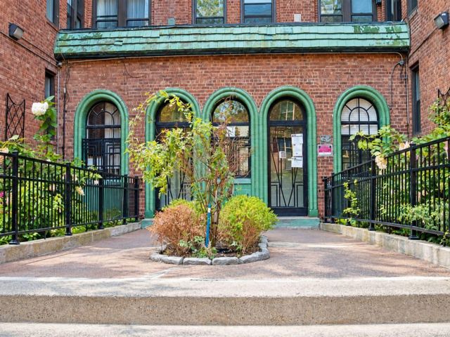  1 BR,  1.00 BTH &nbsp;Apartment style home in Kew Garden Hills