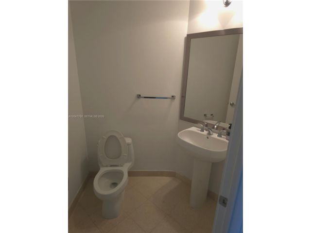 [PHOTO]