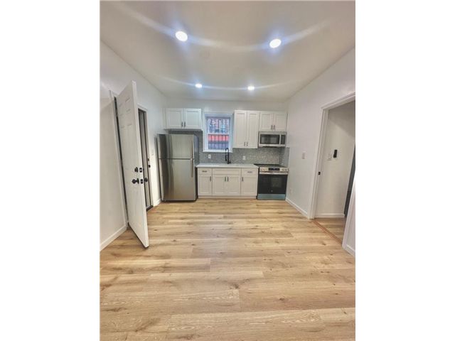  1 BR,  1.00 BTH &nbsp;Multi-family style home in East Flatbush