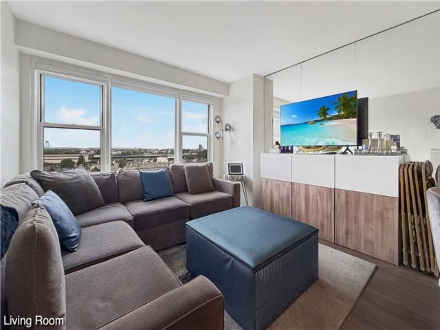  2 BR,  1.00 BTH &nbsp;Co-op style home in Midwood