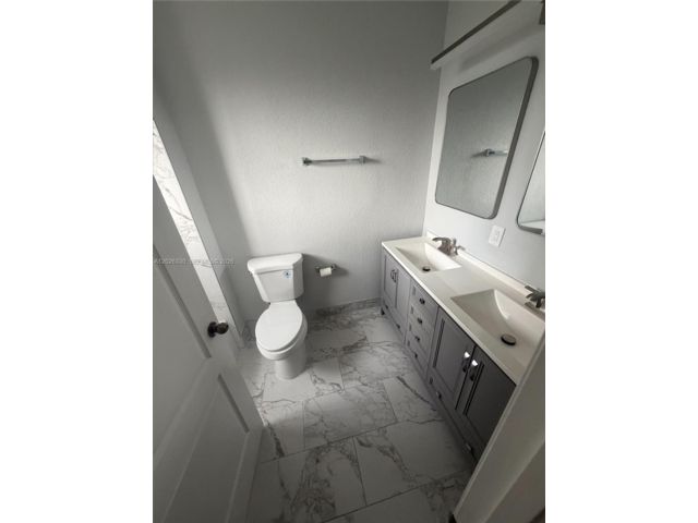 [PHOTO]