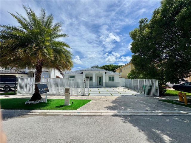  3 BR,  2.00 BTH &nbsp; style home in Homestead