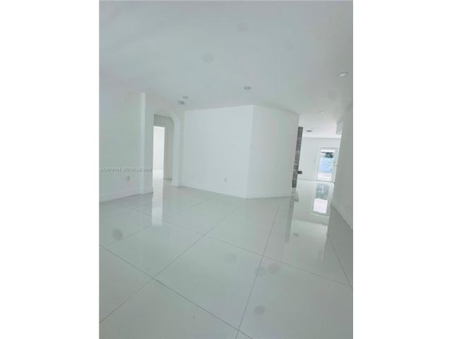 [PHOTO]