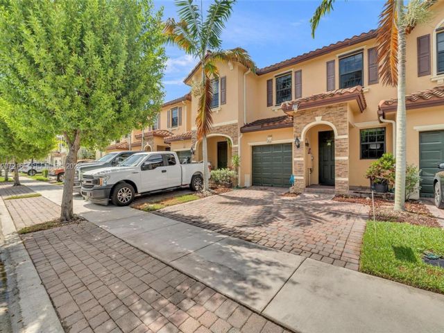  3 BR,  2.50 BTH &nbsp; style home in Homestead