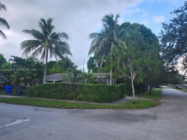 [Hollywood Real Estate, listing number 3349172]