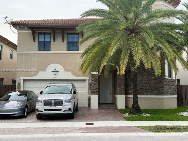  5 BR,  5.00 BTH &nbsp; style home in Medley