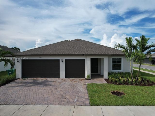  4 BR,  3.00 BTH &nbsp; style home in Homestead