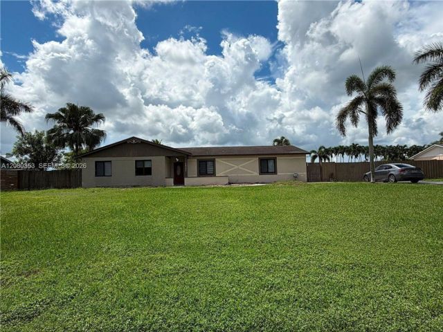 [Homestead Real Estate, listing number 3349186]